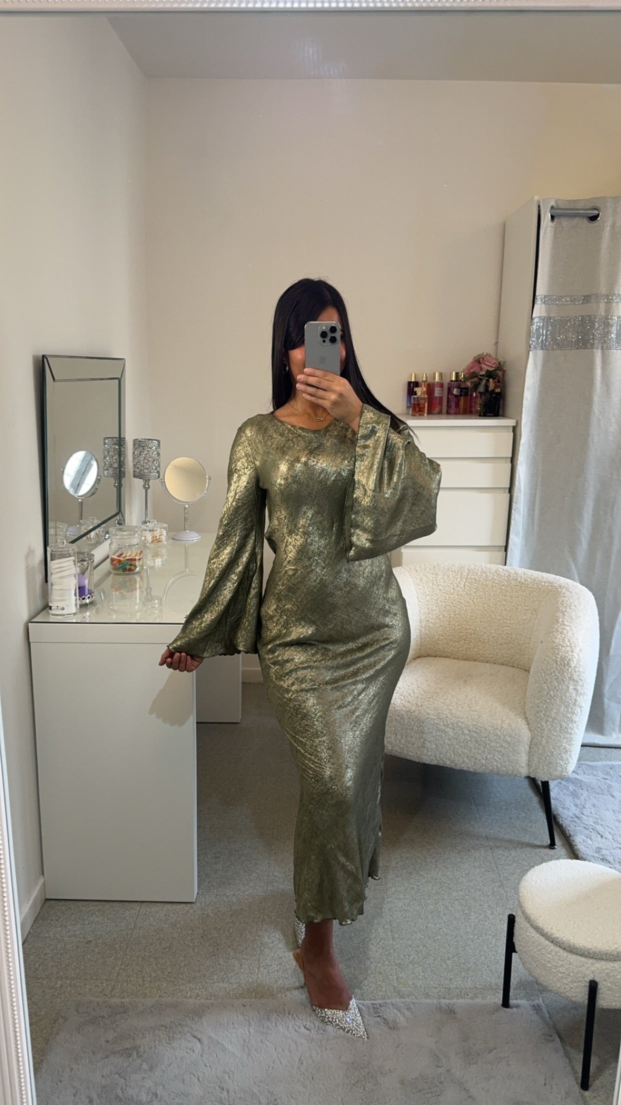 Robe satin pailletée vert