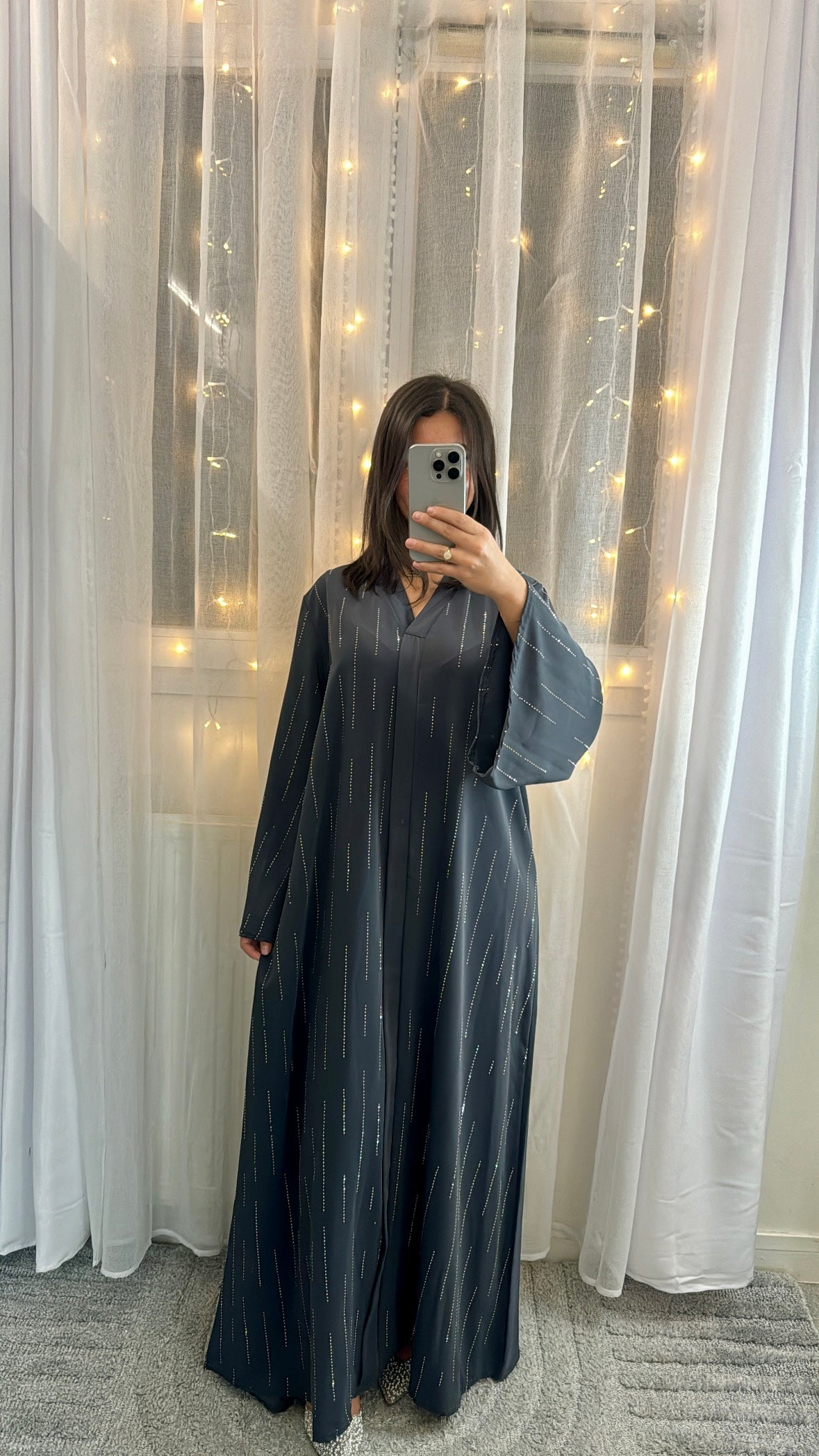 Abaya Inaya à strass gris foncé