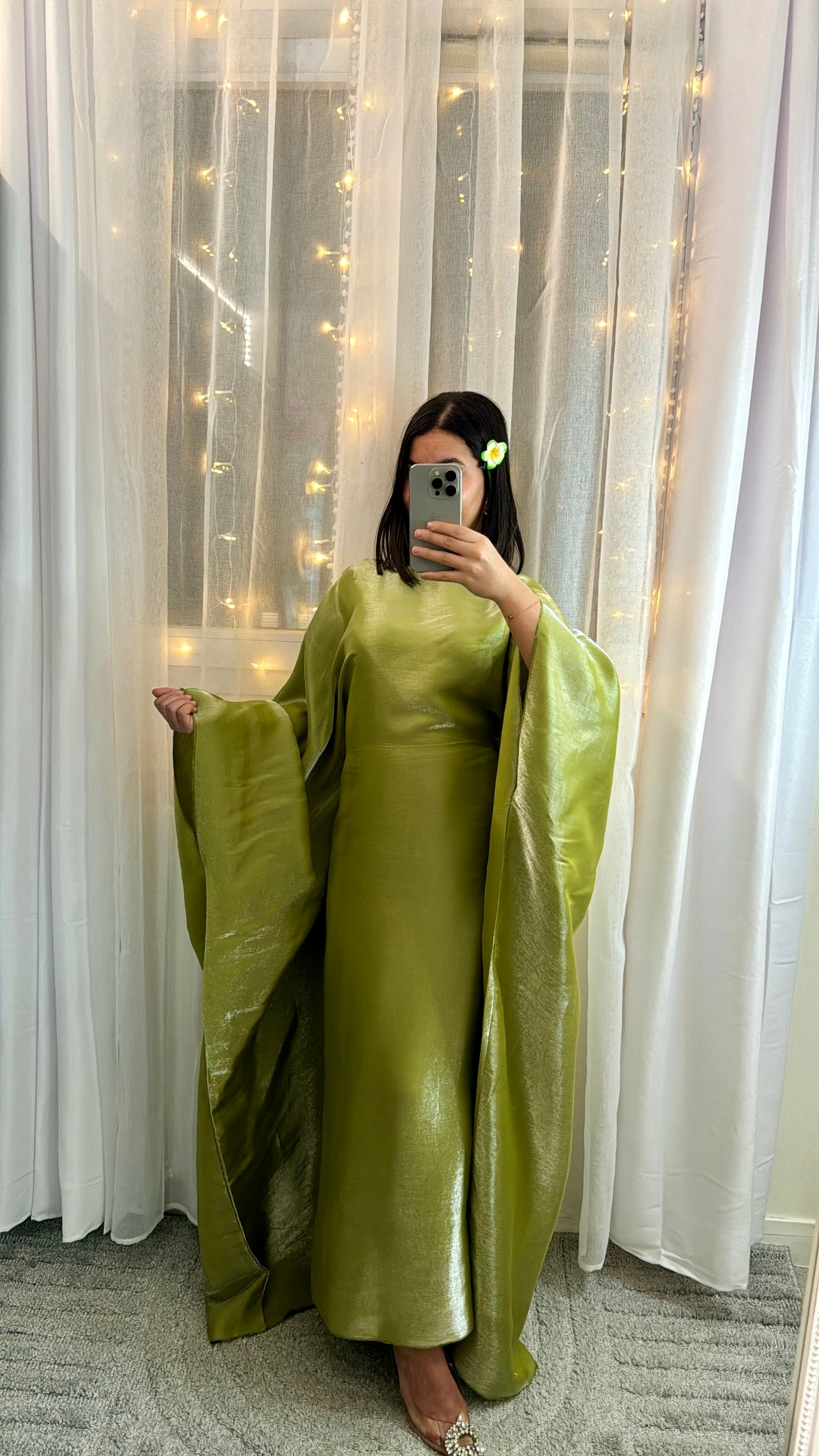 Abaya Najia satiné vert olive