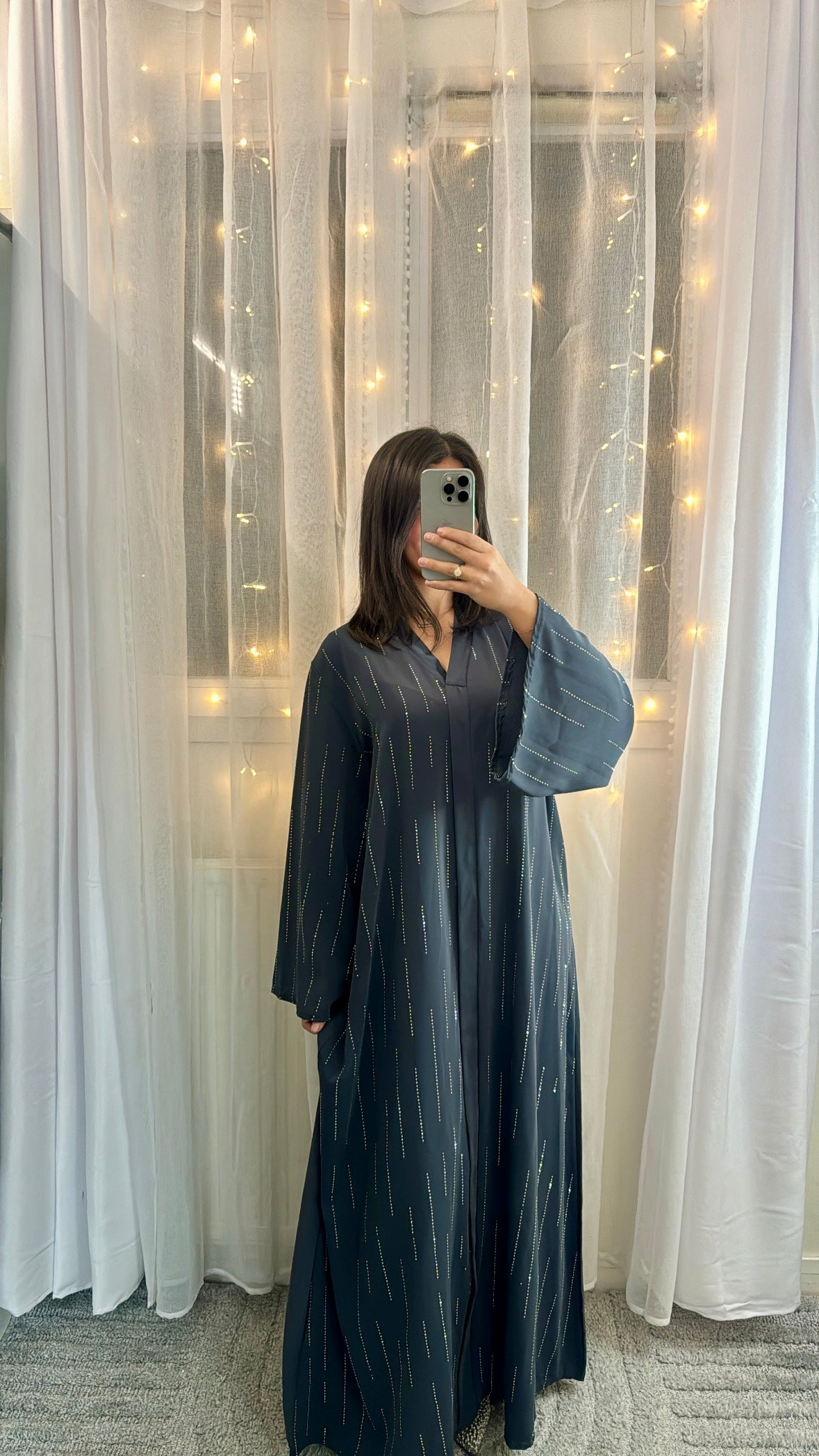 Abaya Inaya à strass gris foncé