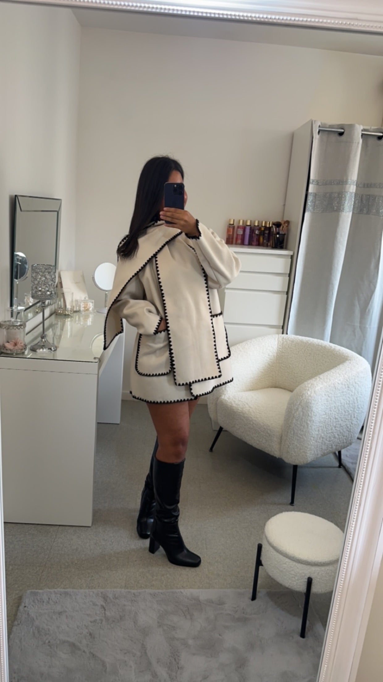 Veste avec écharpe beige