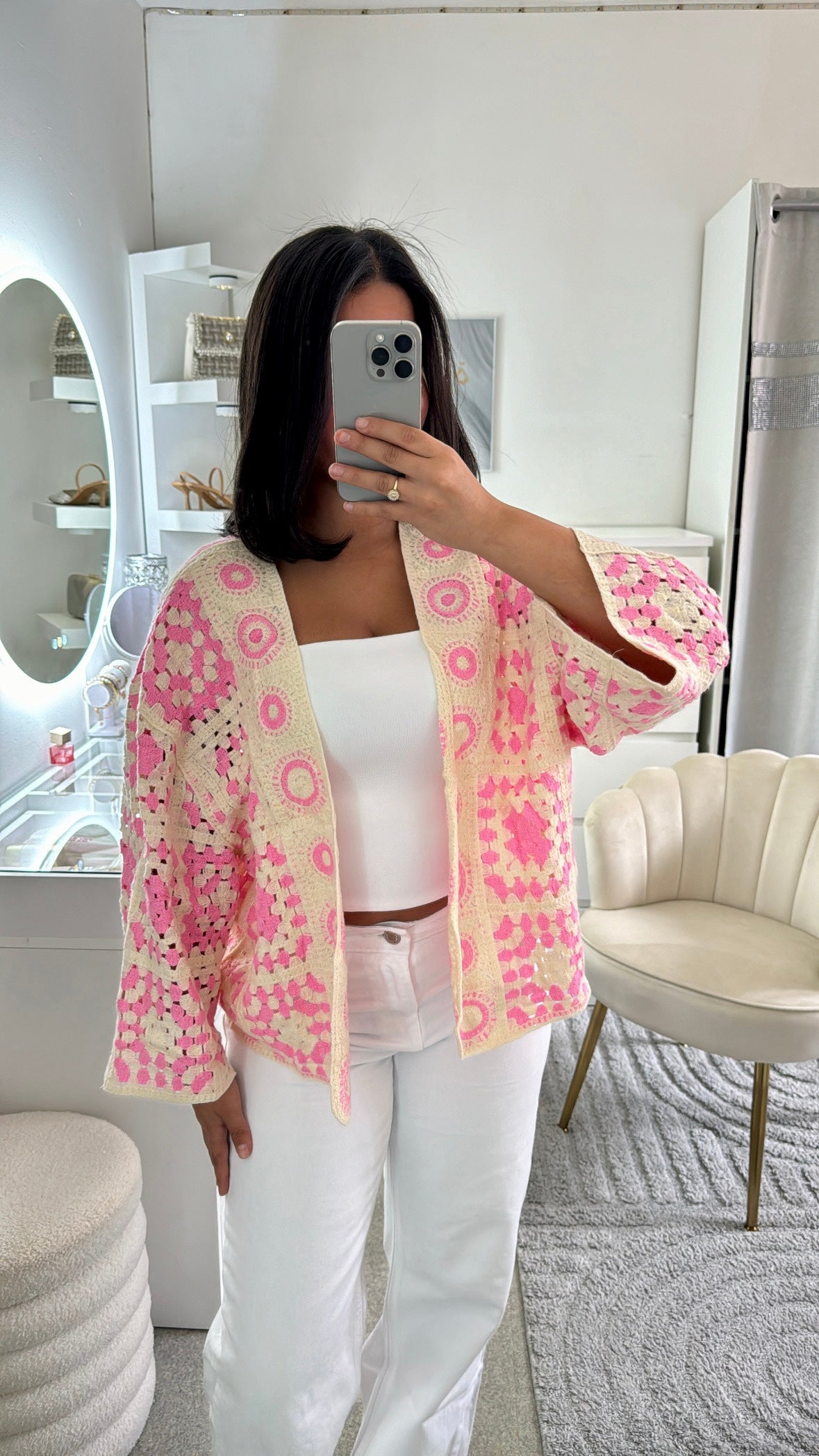 Cardigan en crochet rose
