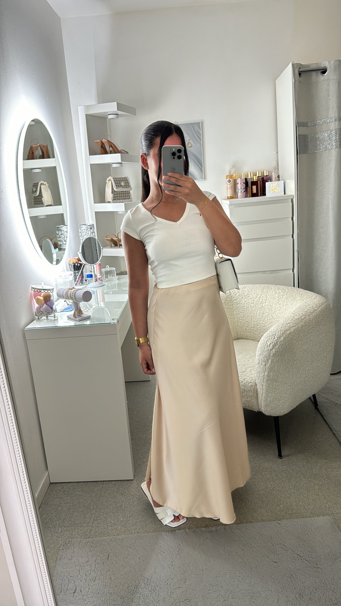 Jupe satinée beige