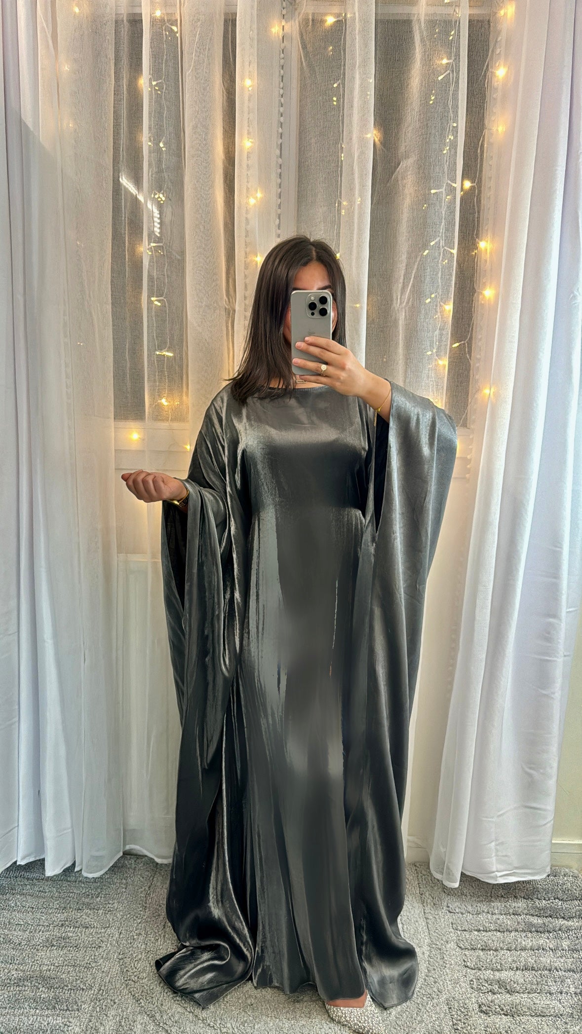 Abaya Sana gris foncée satiné