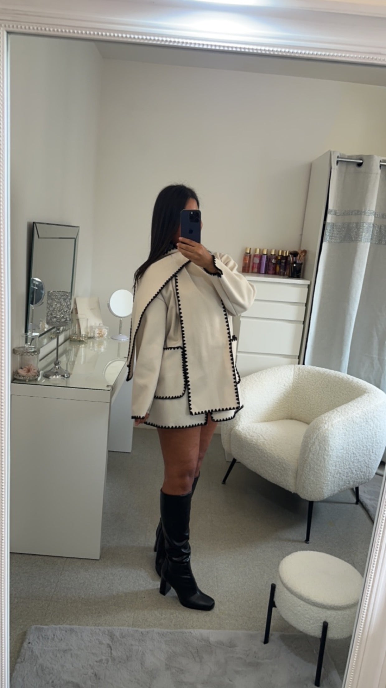 Veste avec écharpe beige