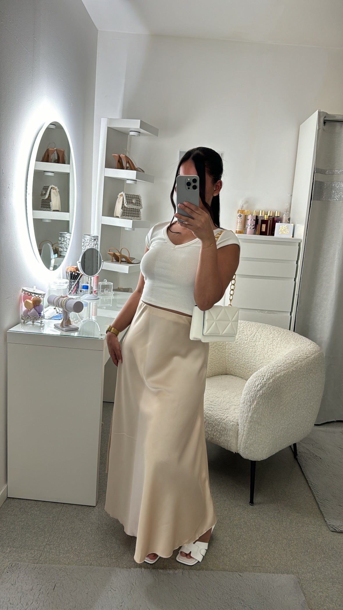 Jupe satinée beige