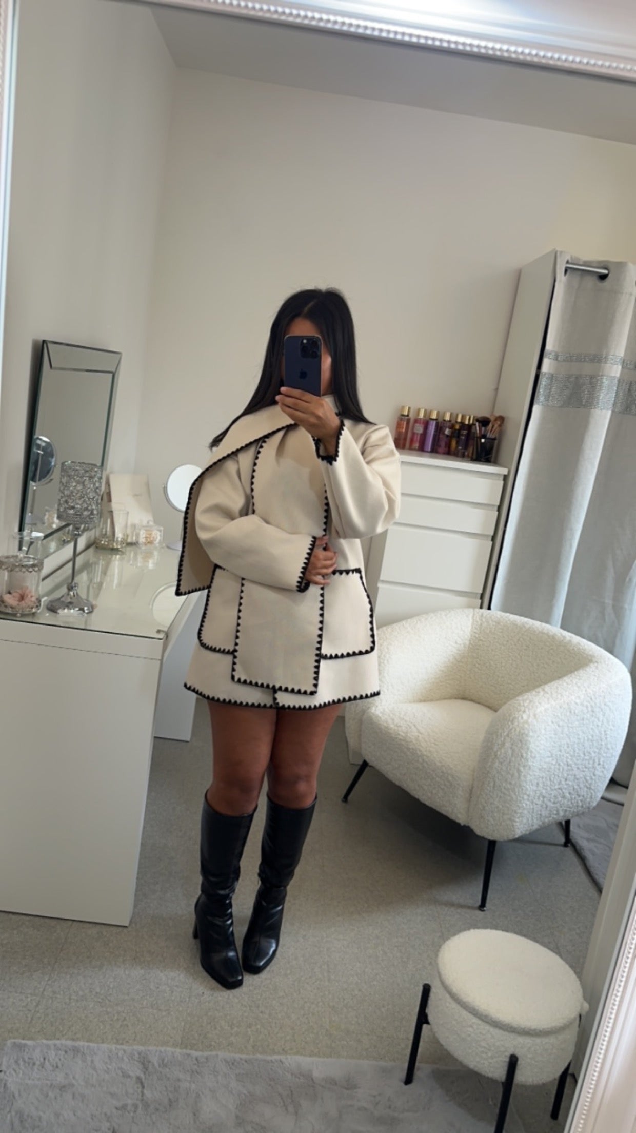 Veste avec écharpe beige