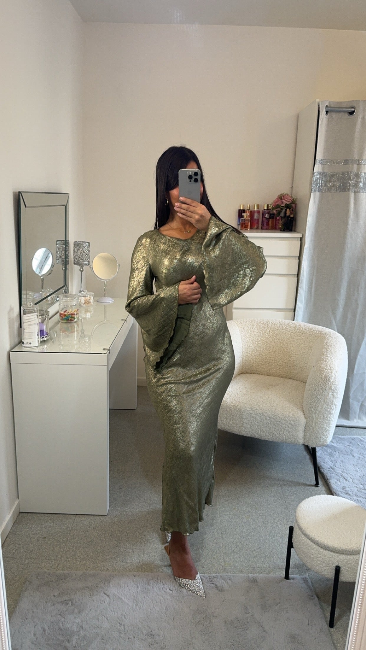 Robe satin pailletée vert