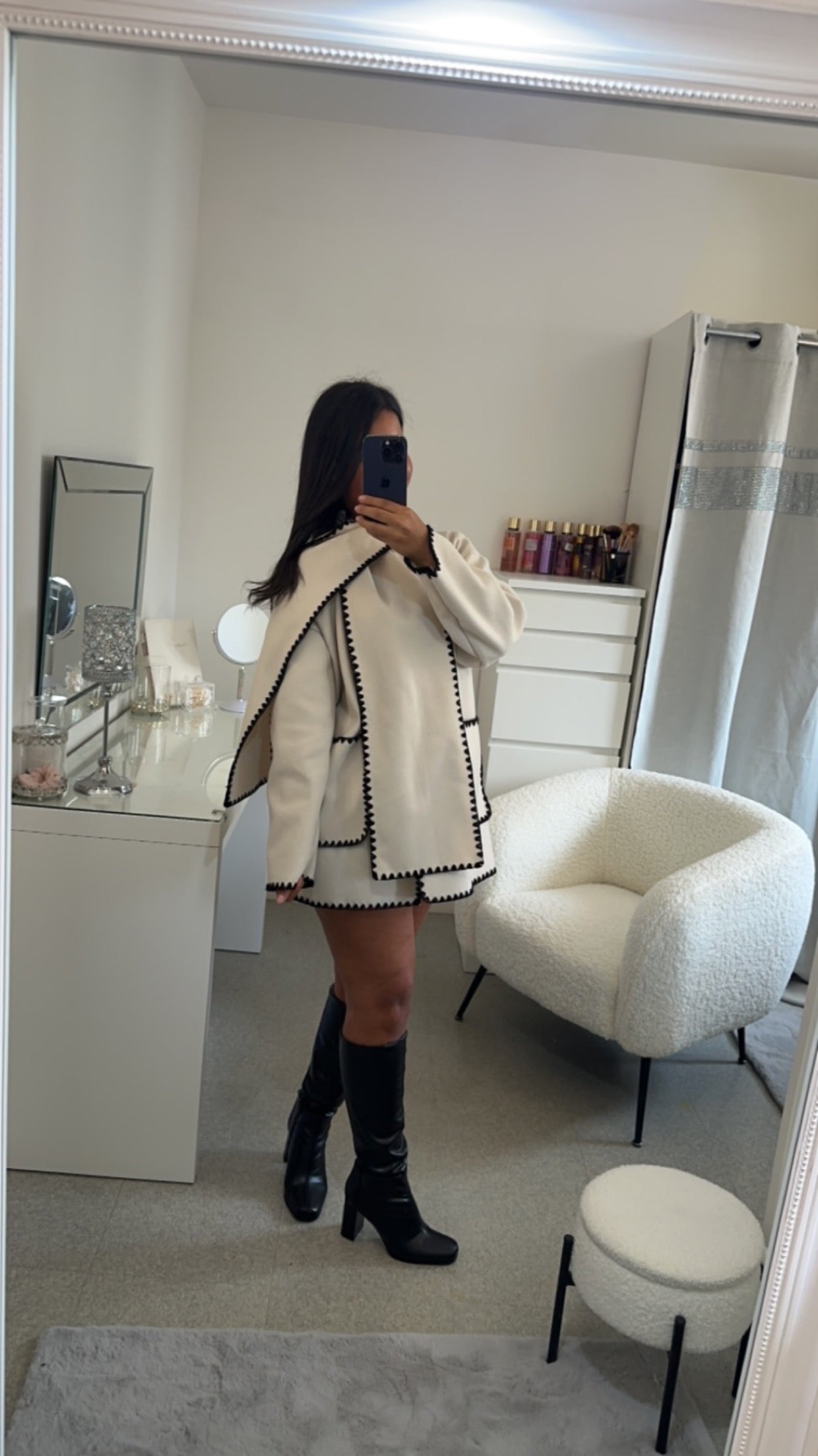 Veste avec écharpe beige