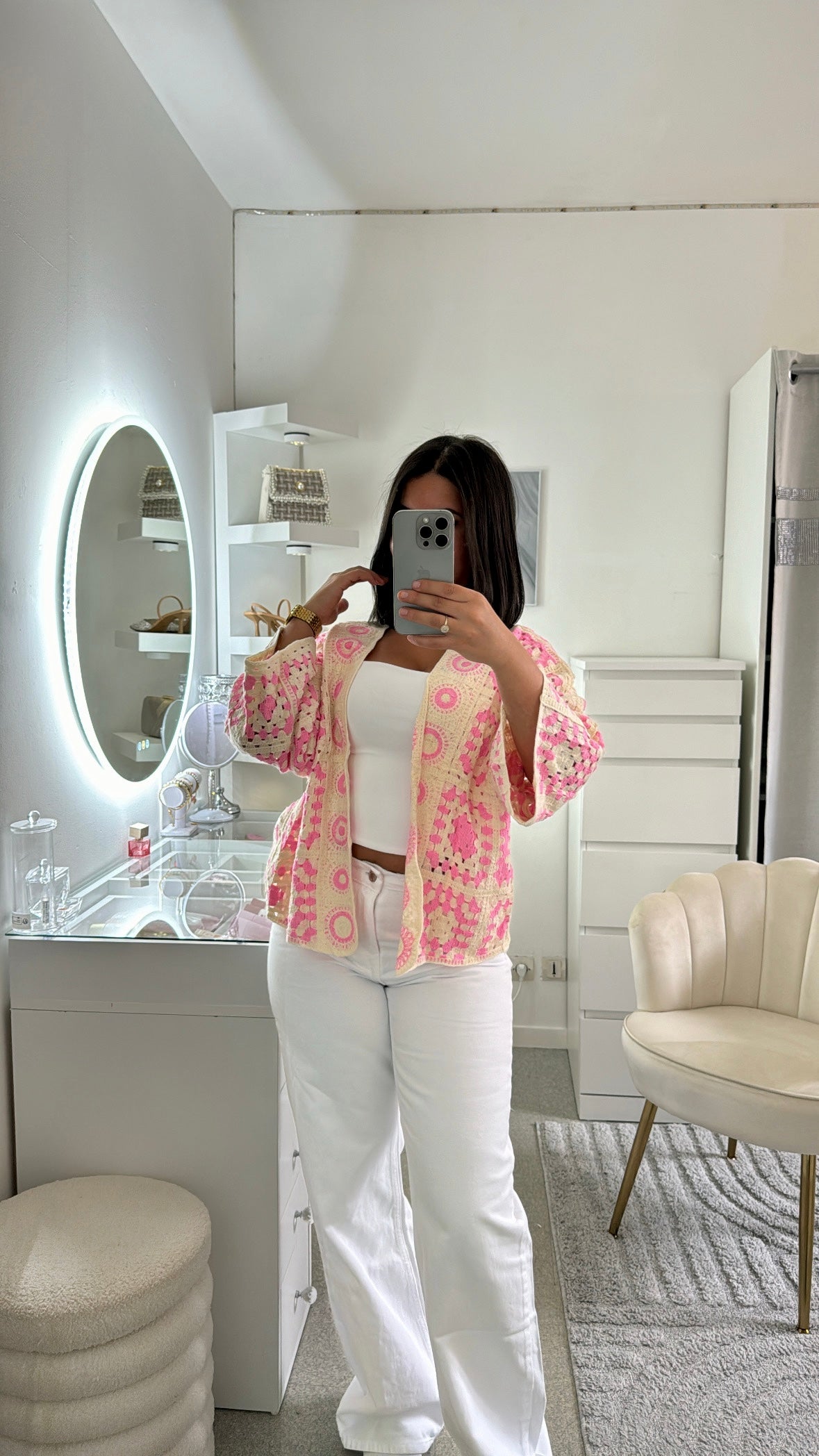 Cardigan en crochet rose