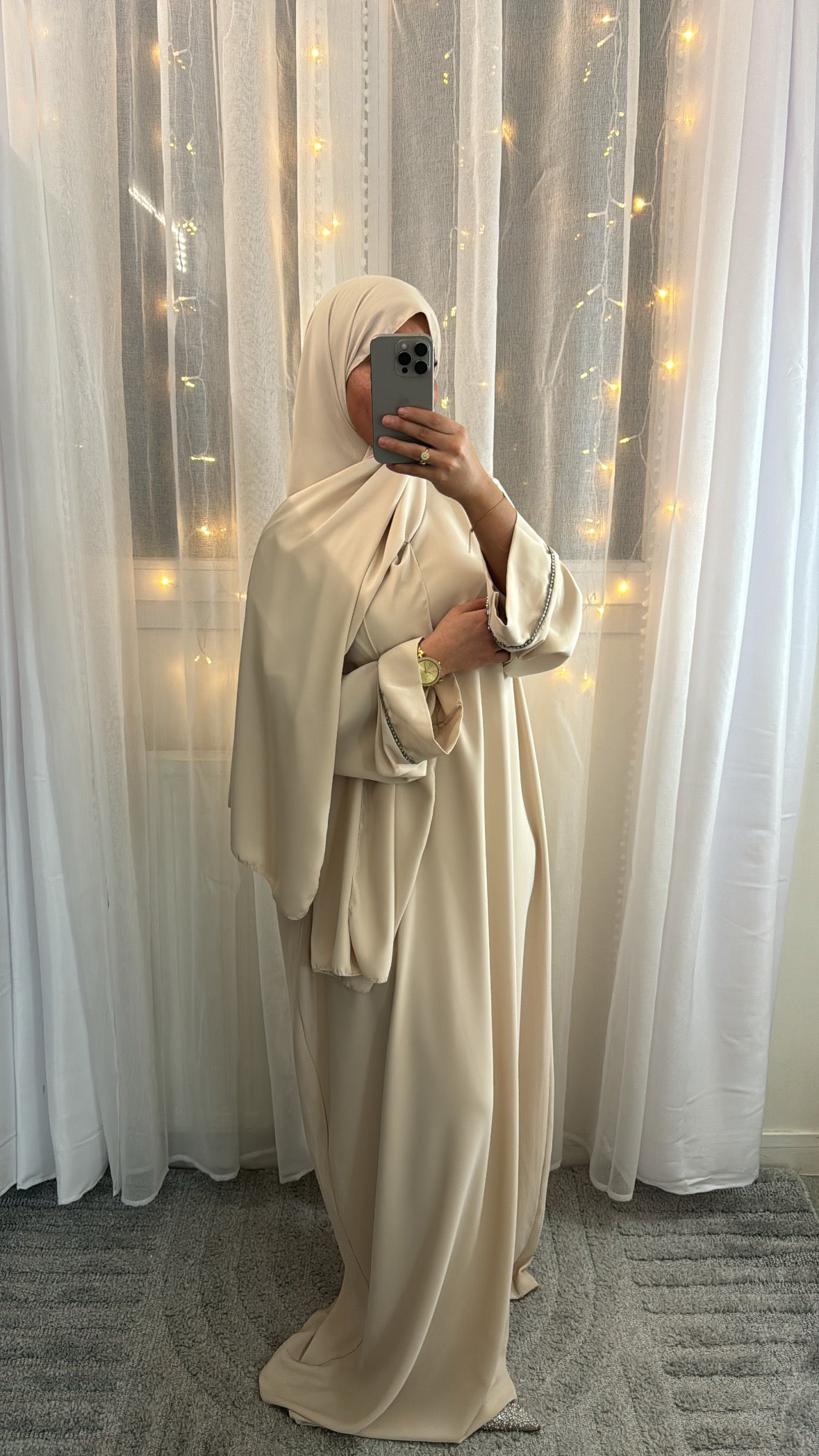 Abaya Naïla avec voile intégré beige