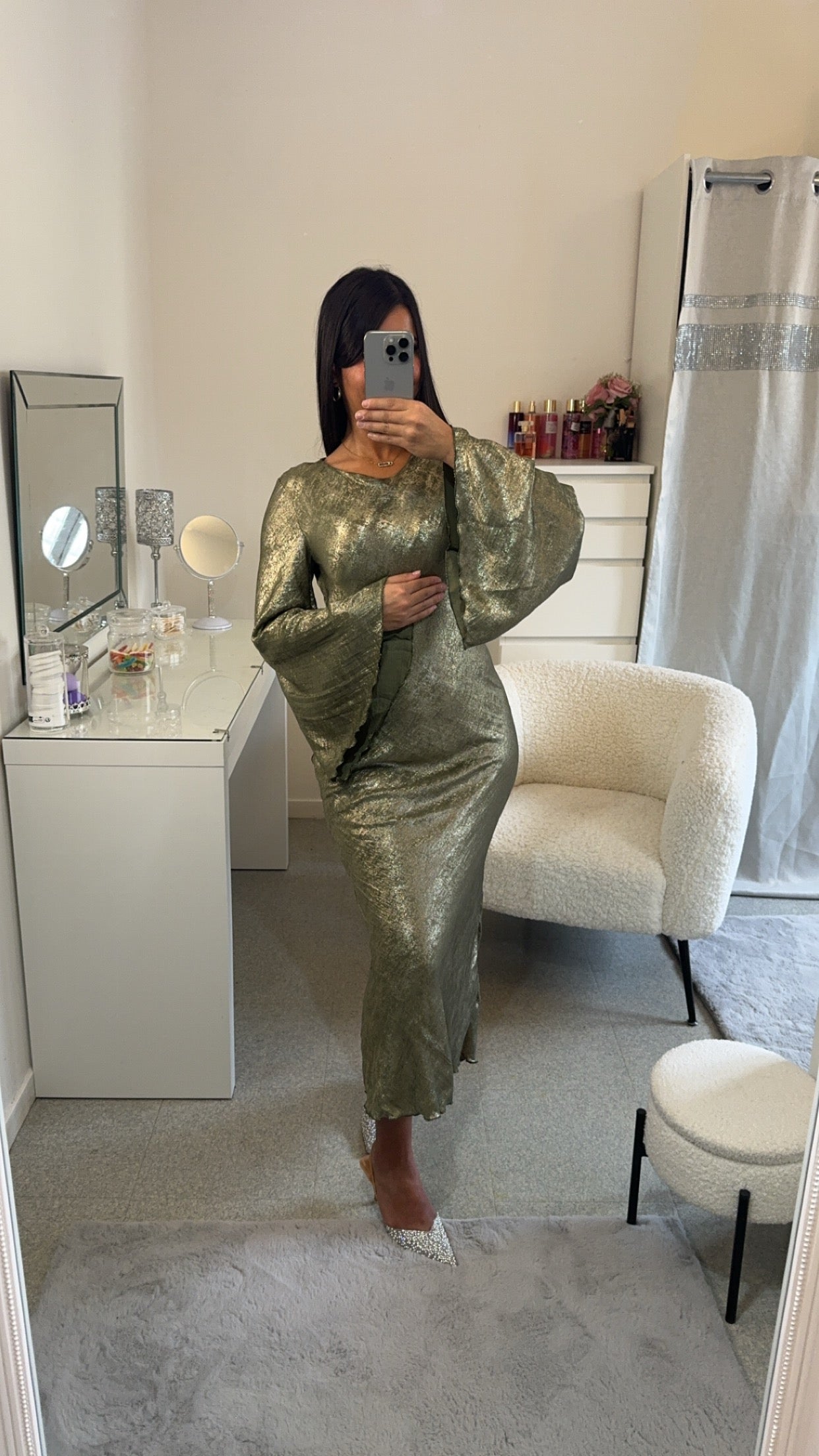 Robe satin pailletée vert