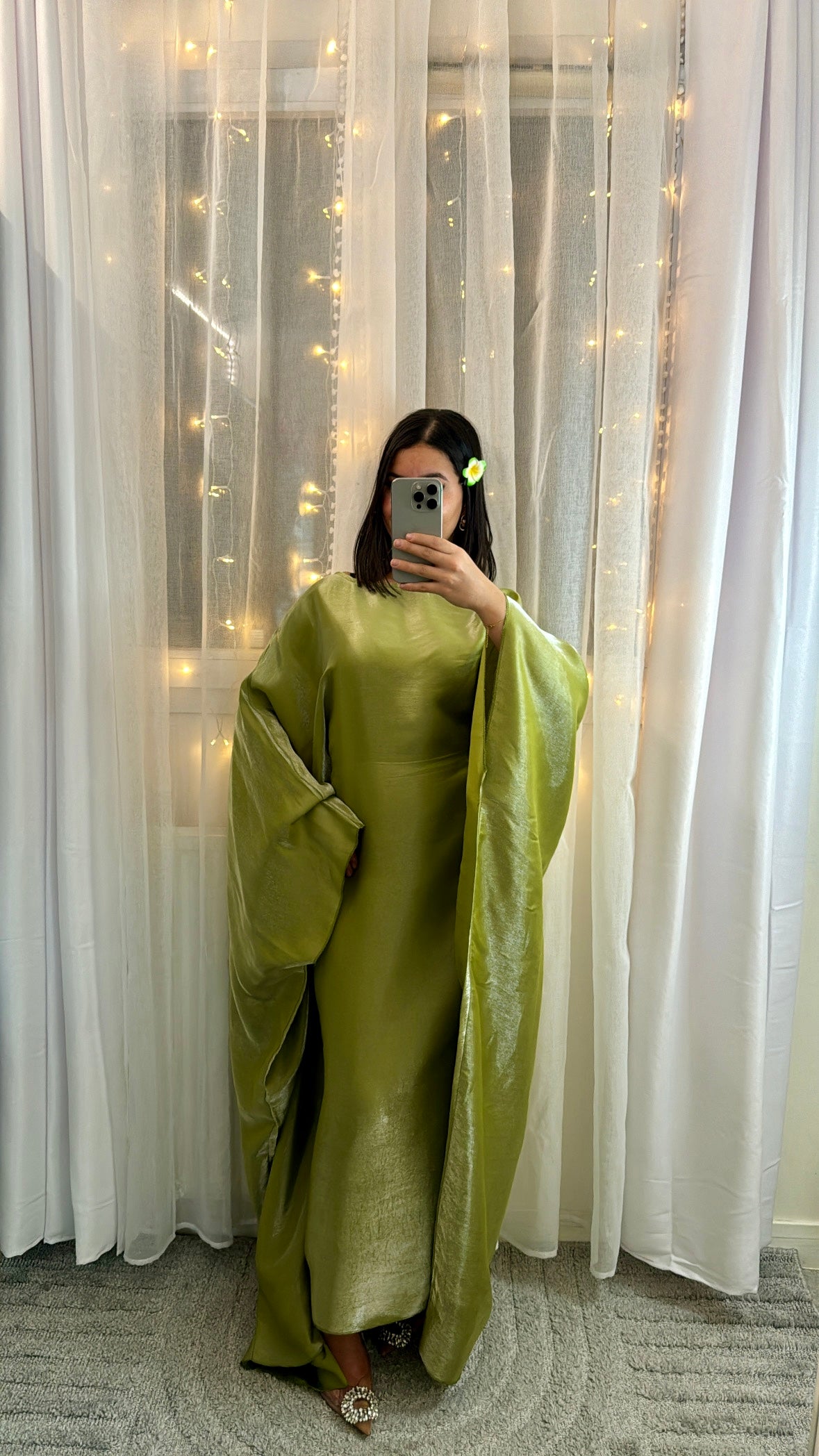 Abaya Najia satiné vert olive