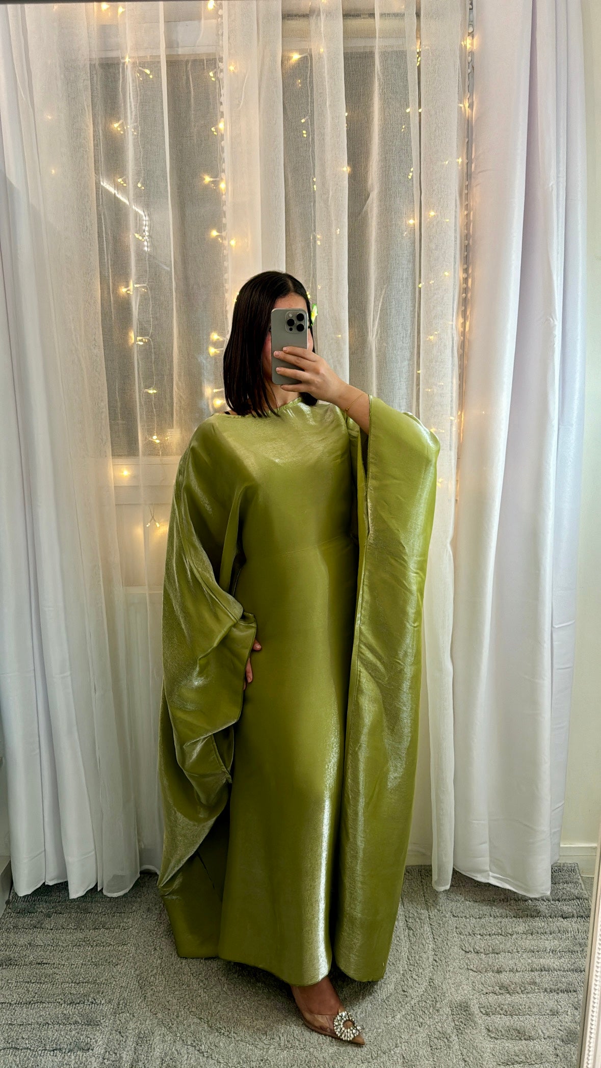 Abaya Najia satiné vert olive