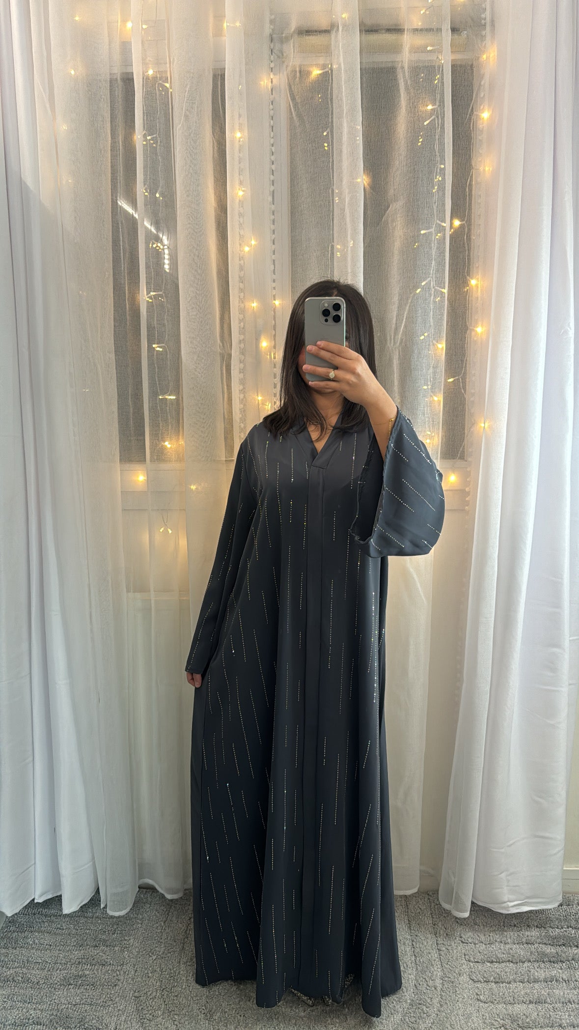 Abaya Inaya à strass gris foncé