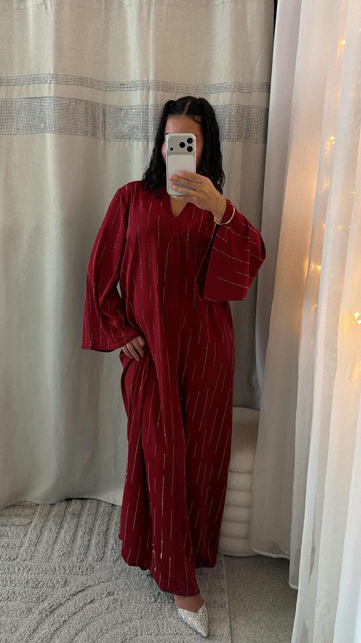 Abaya Inaya à strass rouge