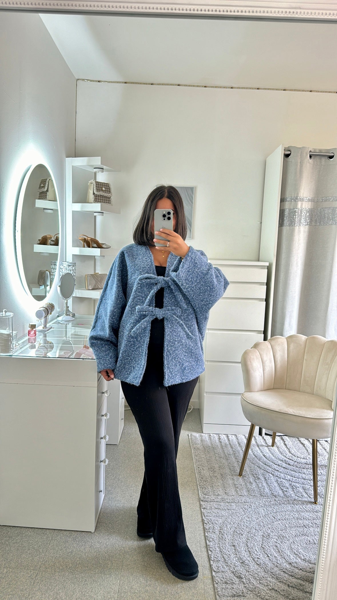 Gros gilet à noeud bleu