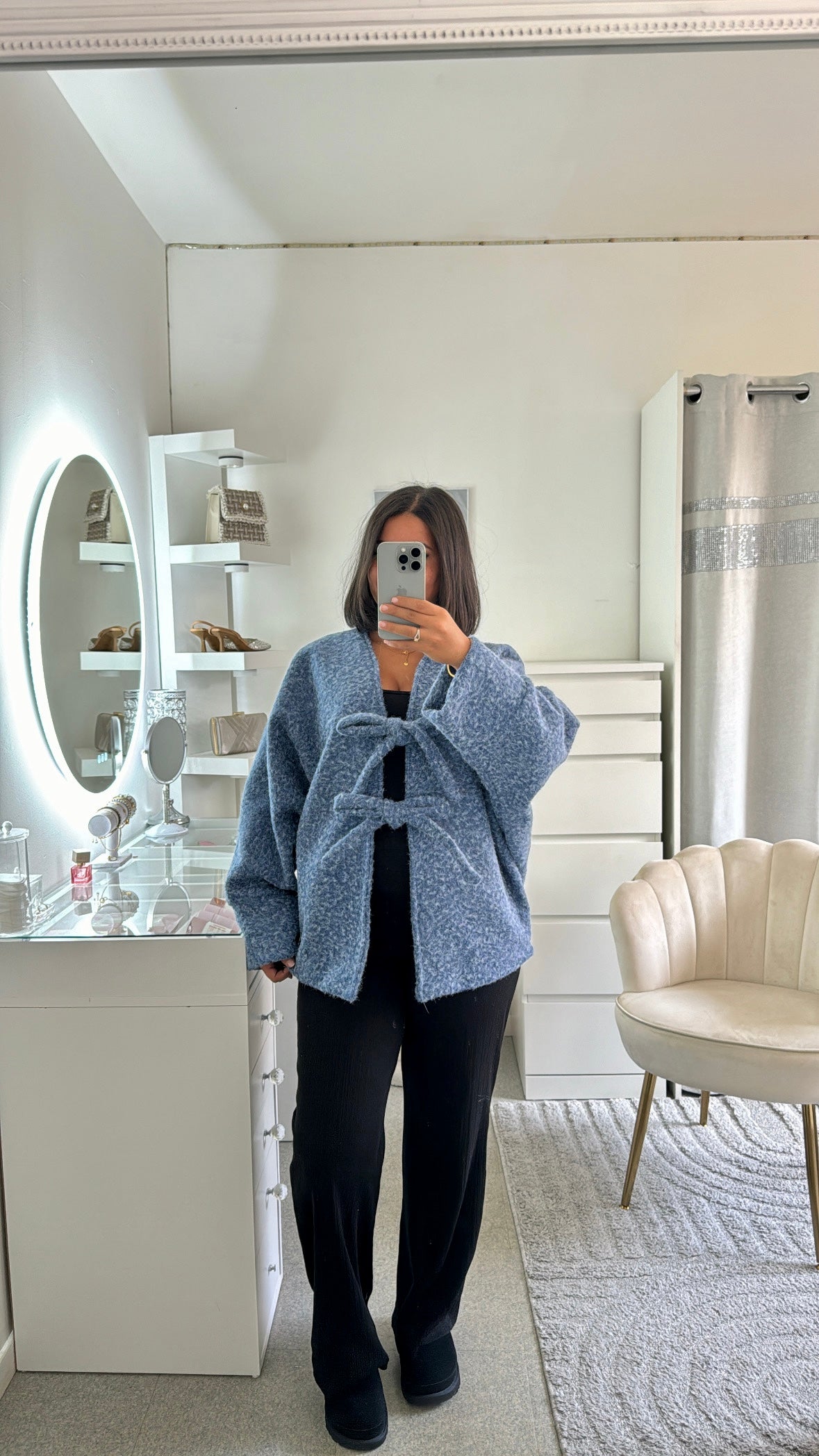 Gros gilet à noeud bleu