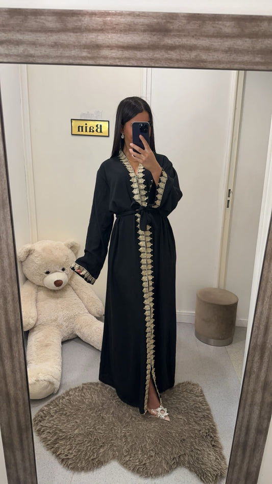 Abaya à ceinture avec détail dorée noir