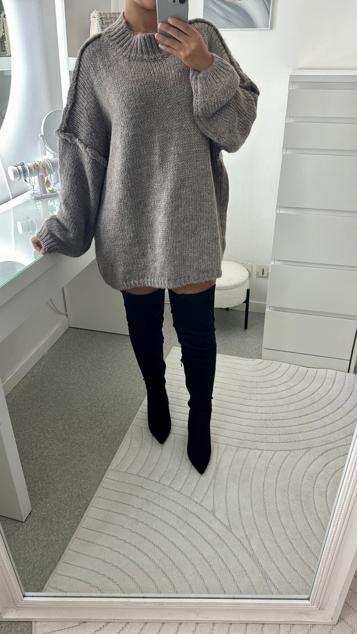 Pull long épais en laine taupe