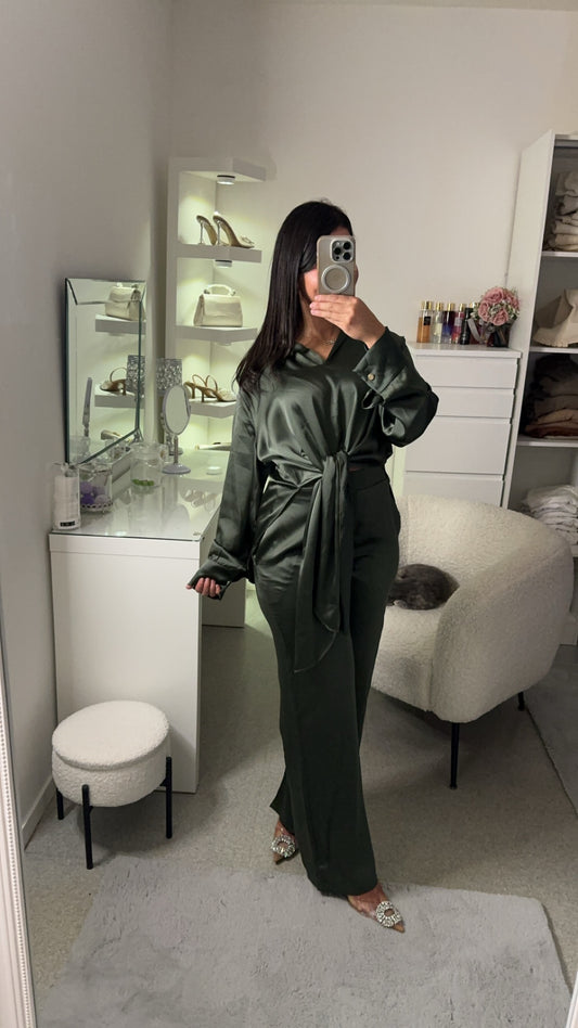 Ensemble en satin vert