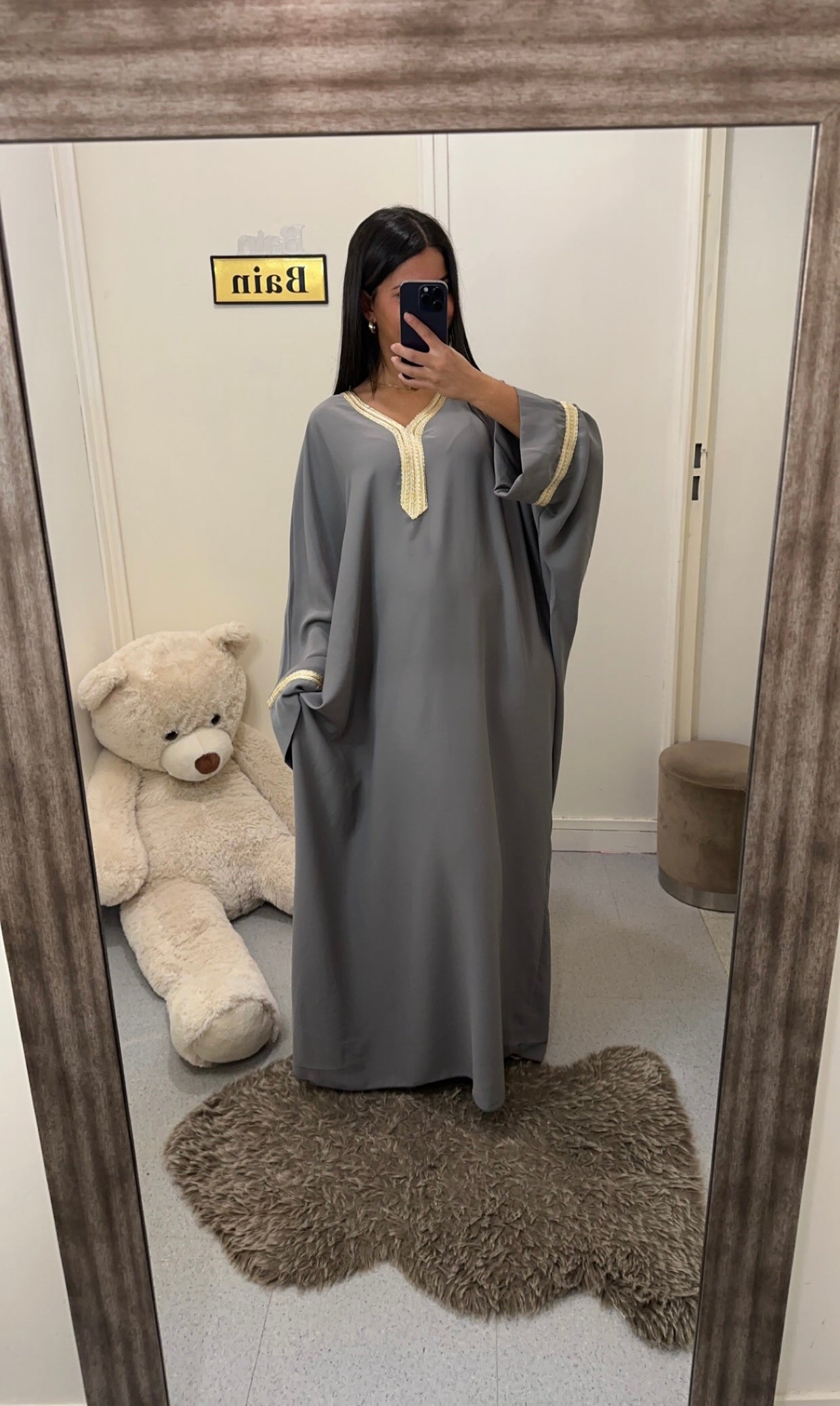 Abaya grise avec d tail dor e Al nisa