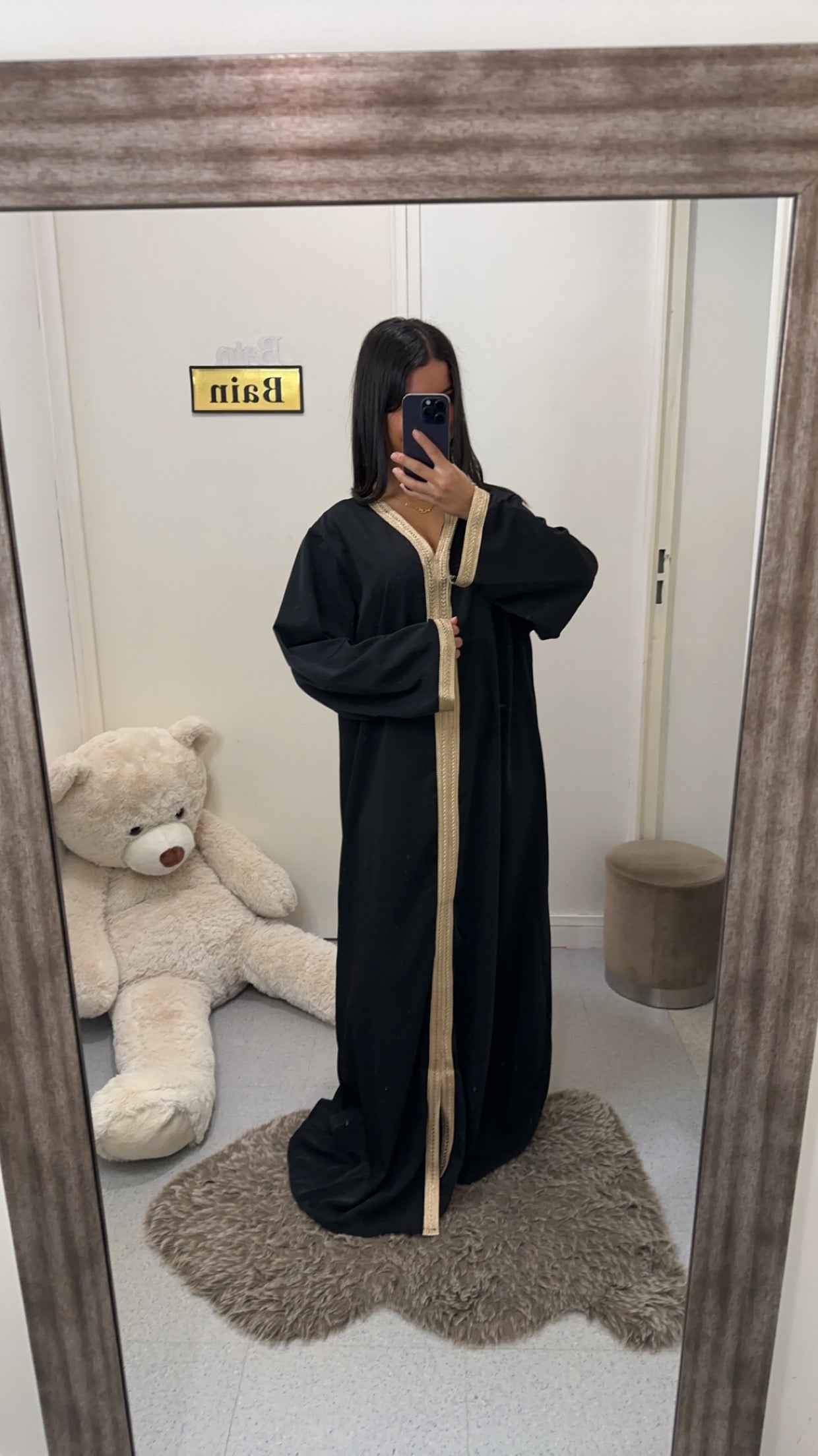 Abaya avec dés détail doré