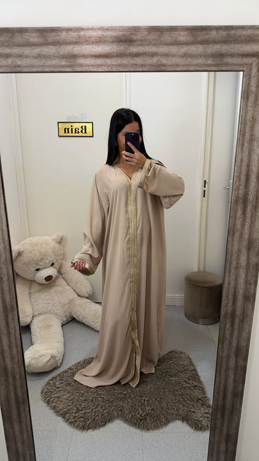 Abaya avec dés détail doré